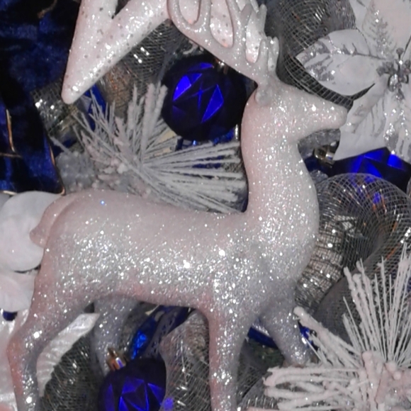 Stunning Handmade Christmas Wreath in Blue Tones NWOT - Picture 2 of 11